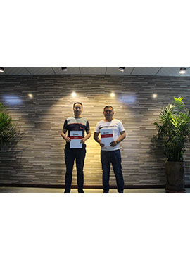 �h������