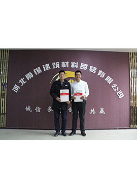 �м�����